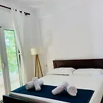 Apartahotel Saral Mar